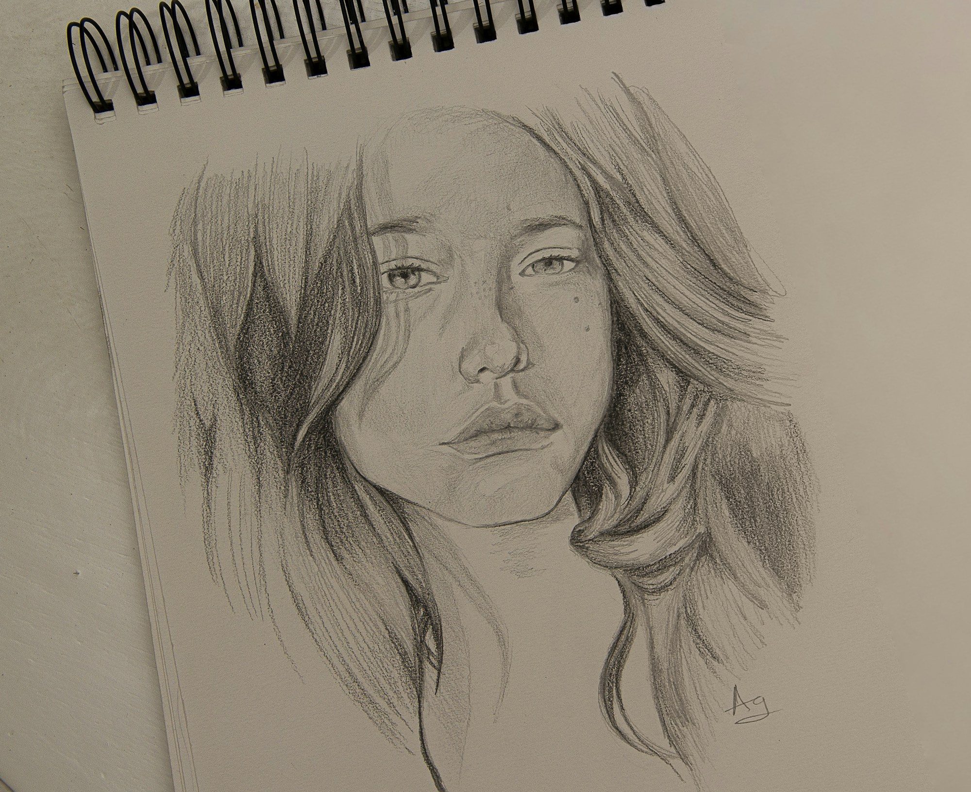 Visage au crayon — Crayon
